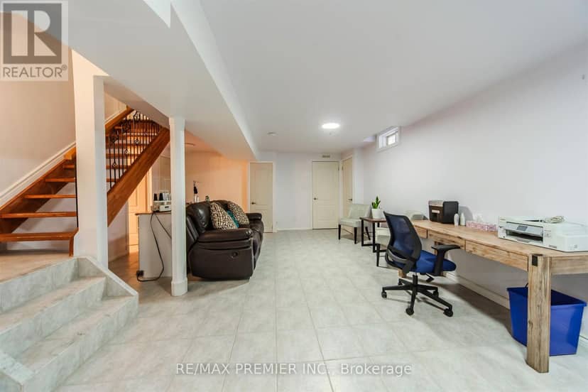 17 Villandry Crescent — photo 26 of 30