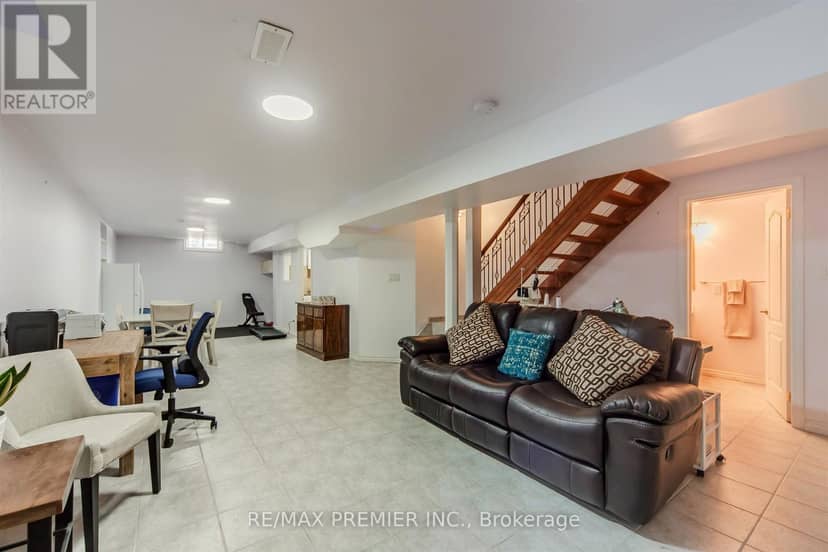 17 Villandry Crescent — photo 25 of 30