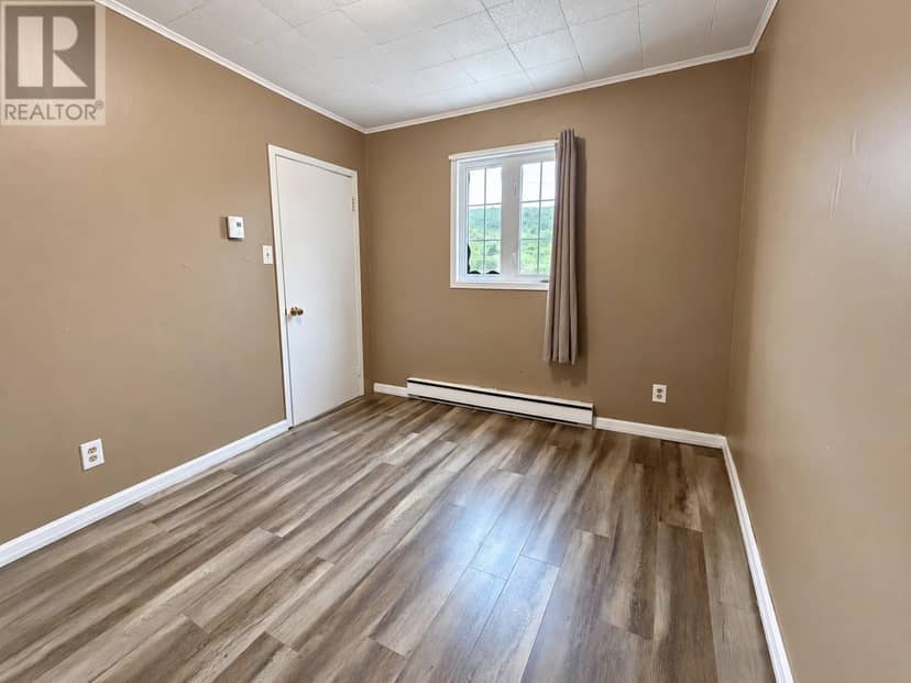 73 Beach Avenue — photo 12 of 17