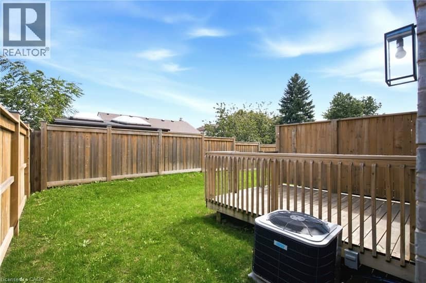 118 SPRINGVALLEY Crescent — photo 39 of 40