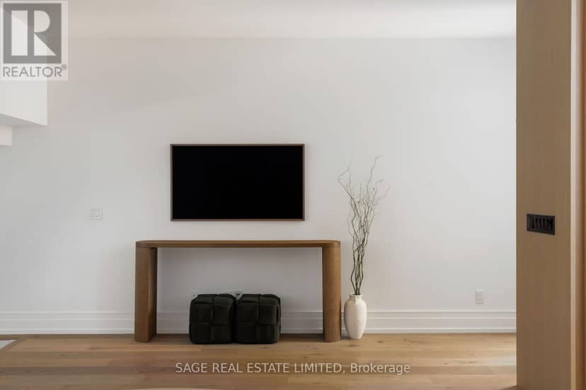 36 Macpherson Avenue — photo 14 of 40