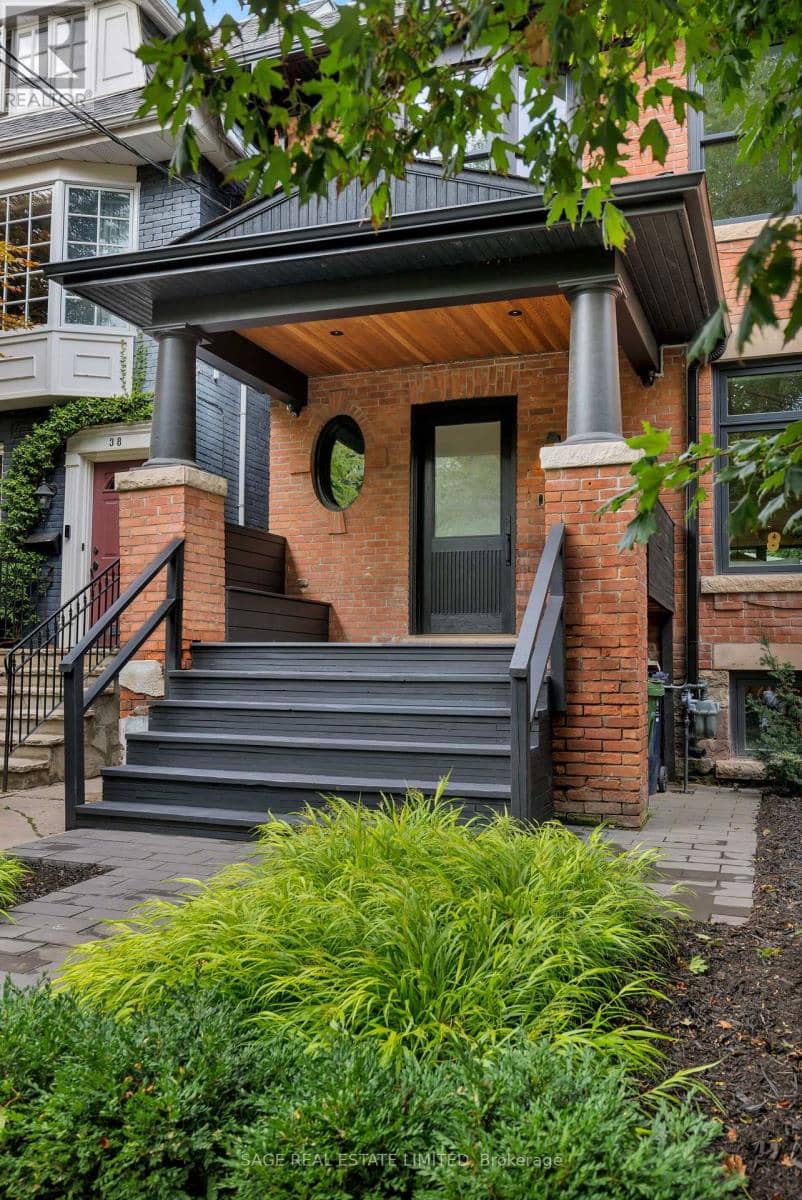 36 Macpherson Avenue — photo 2 of 40