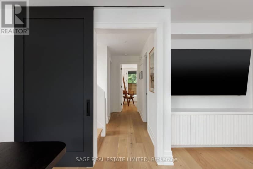 36 Macpherson Avenue — photo 20 of 40