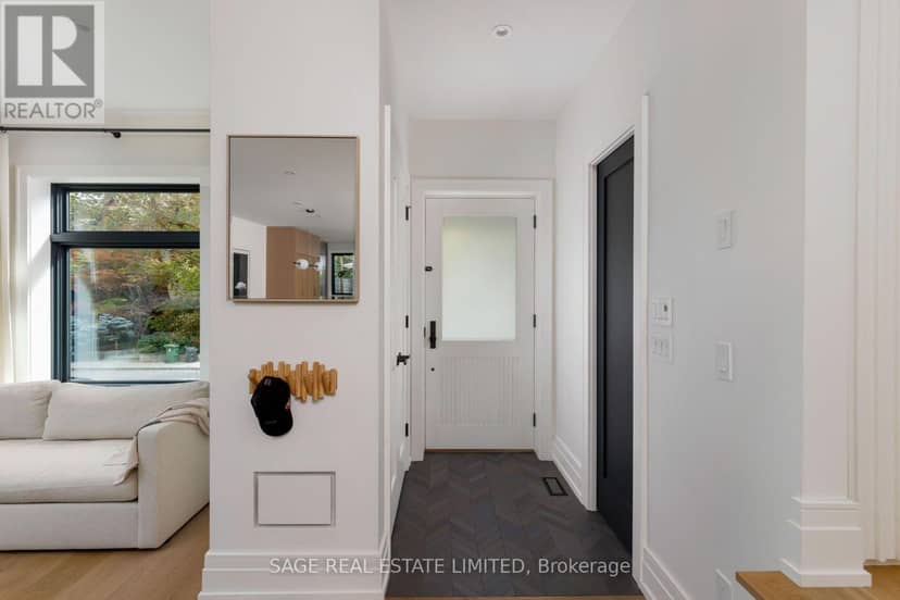 36 Macpherson Avenue — photo 3 of 40