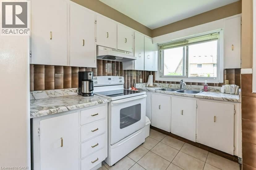 641 LIMERIDGE Road E — photo 9 of 40