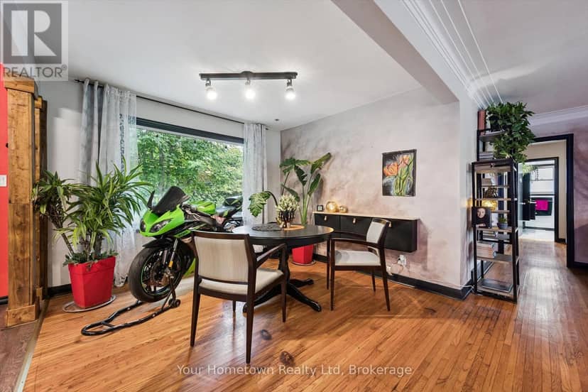 471 Garafraxa Street E — photo 12 of 40