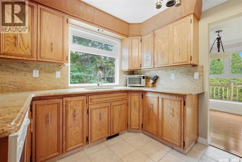 66 Leslie Place — photo 11 of 40