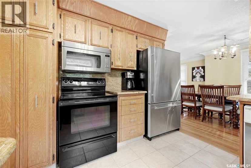 66 Leslie Place — photo 12 of 40