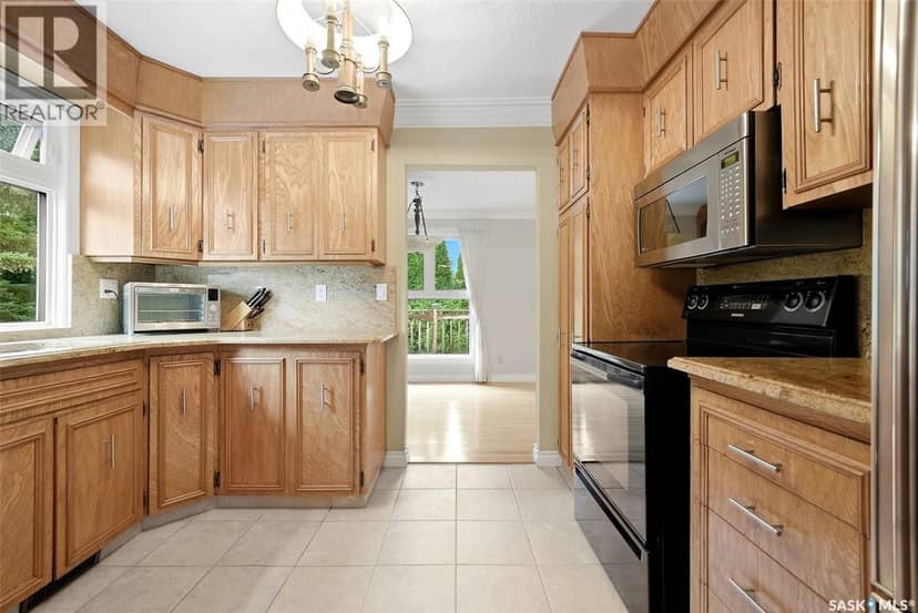 66 Leslie Place — photo 13 of 40
