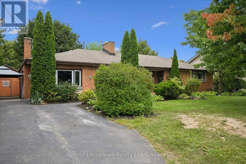 471 Garafraxa Street E — photo 1 of 40