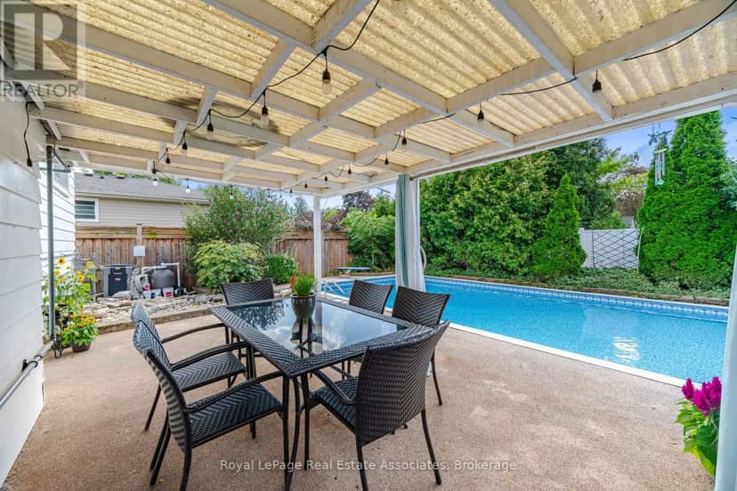 2452 Yarmouth Crescent — photo 29 of 40