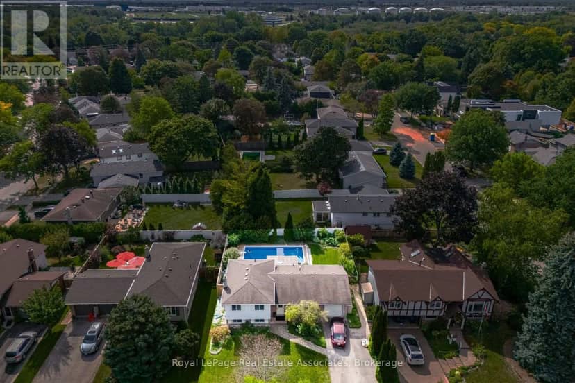 2452 Yarmouth Crescent — photo 33 of 40