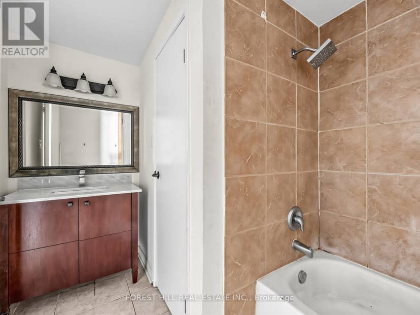 61 Royal Salisbury Way — photo 19 of 29