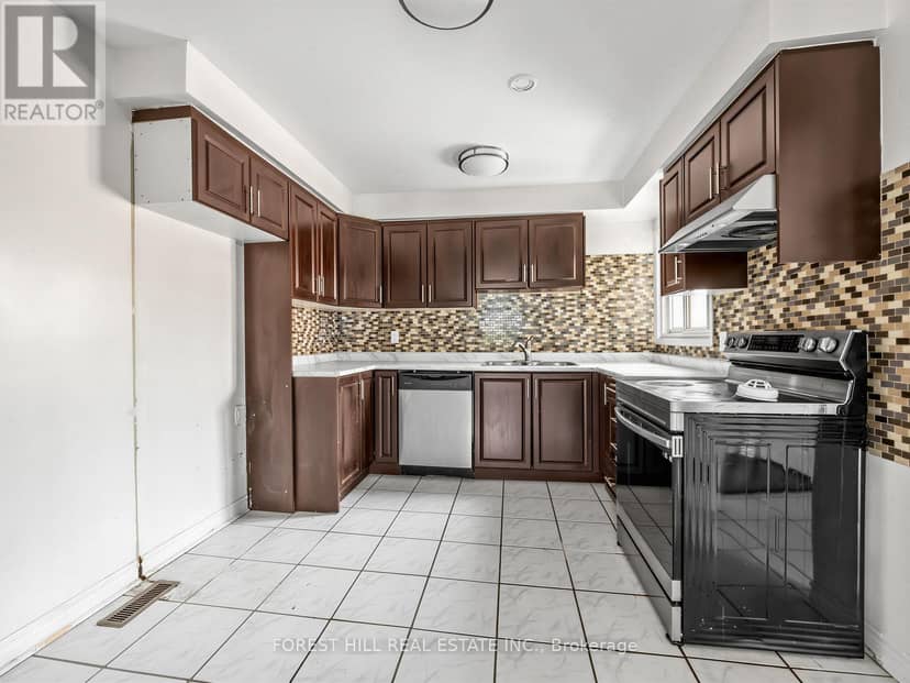 61 Royal Salisbury Way, Brampton, photo 4