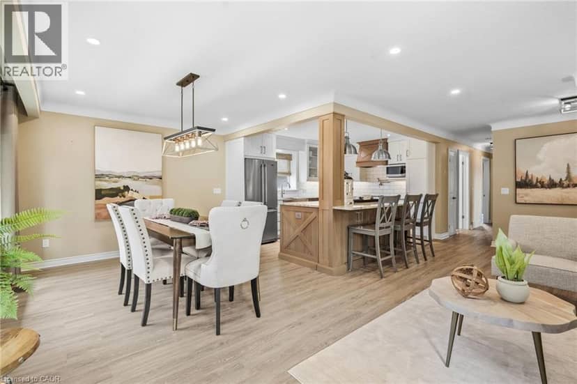 39 ROSEMOUNT Avenue — photo 13 of 40