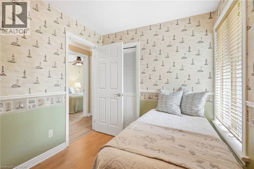39 ROSEMOUNT Avenue — photo 27 of 40