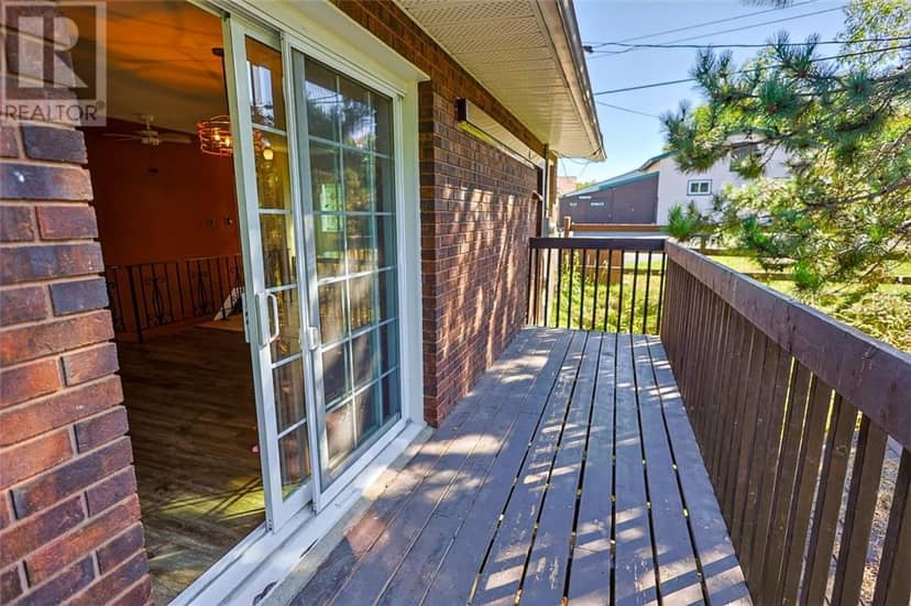 56 Silverbirch Crescent — photo 28 of 40