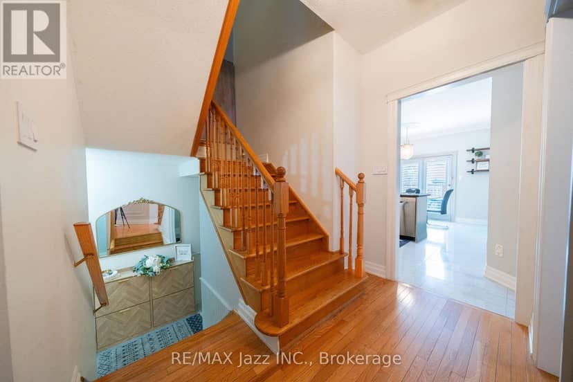 550 Bert Budd Avenue, Newmarket, photo 6