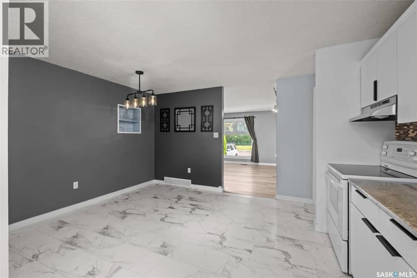 3035 Dunn DRIVE — photo 15 of 40