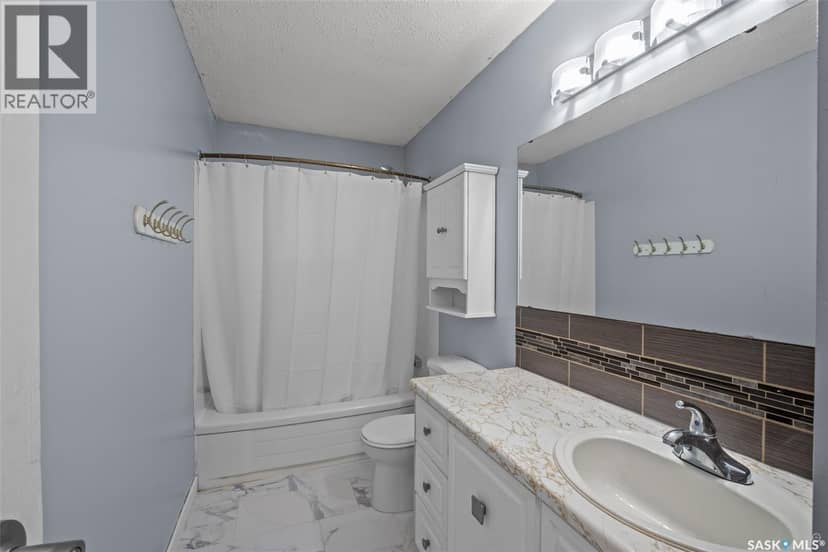 3035 Dunn DRIVE — photo 19 of 40