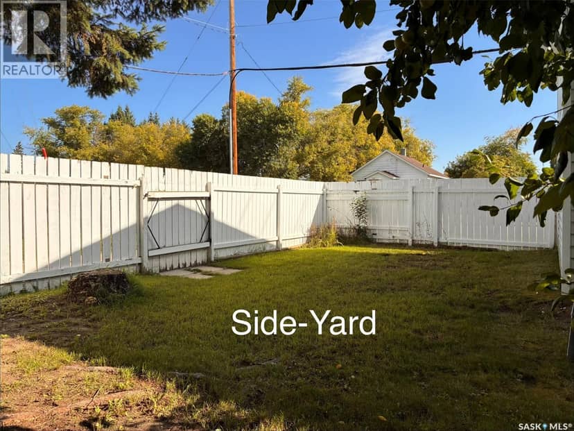 301 7th AVENUE W — photo 11 of 40
