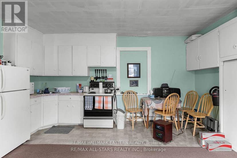 15 Albert Street — photo 4 of 13