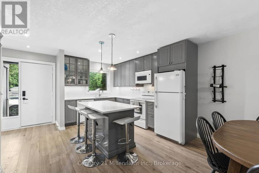 156 Escarpment Crescent — photo 4 of 40