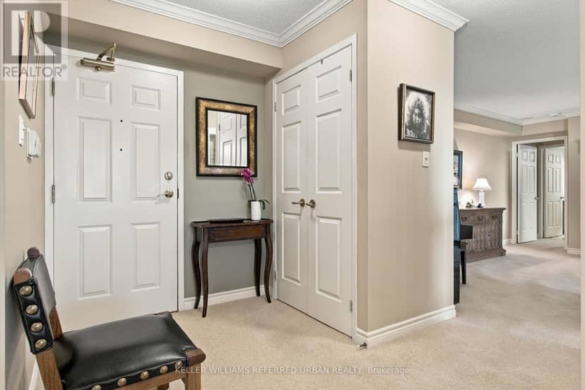 524 - 18 Concorde Place — photo 4 of 40