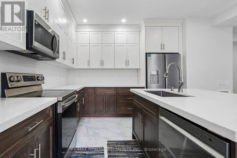 44 Albert Street W — photo 14 of 40