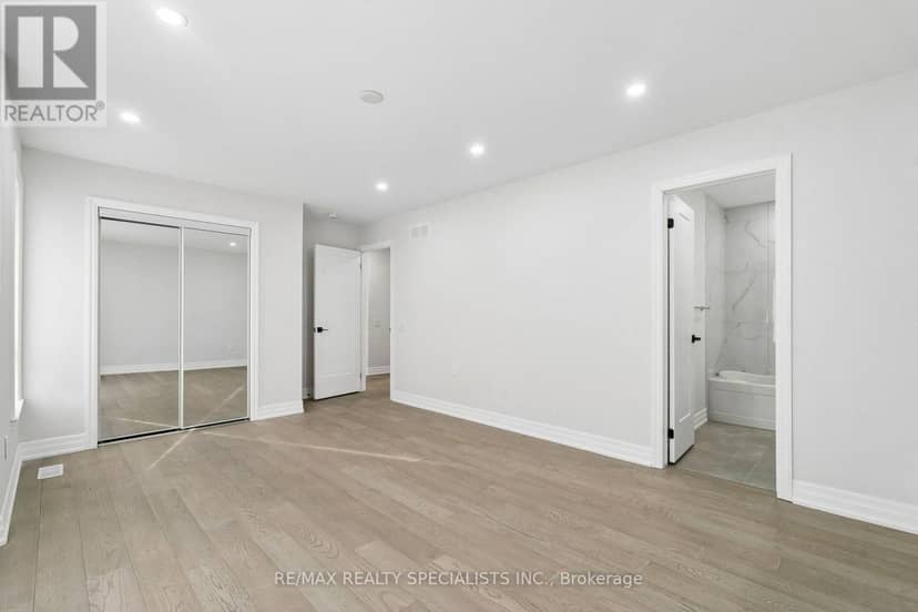 44 Albert Street W — photo 22 of 40