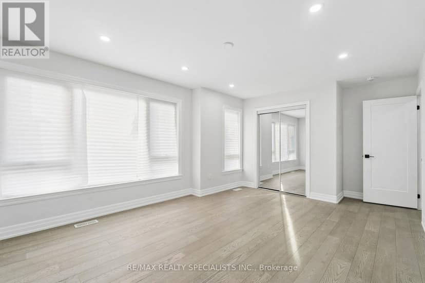 44 Albert Street W — photo 23 of 40