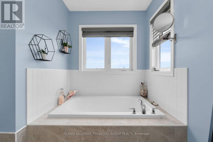 15 Wagner Crescent — photo 12 of 27