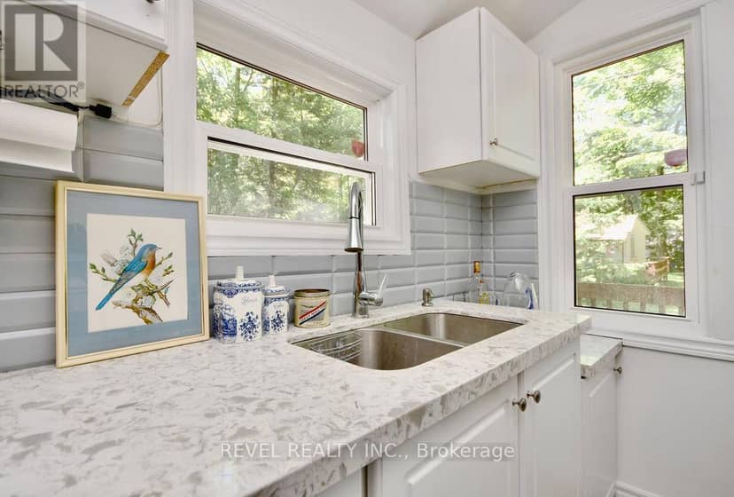 39 Domar Road — photo 11 of 32