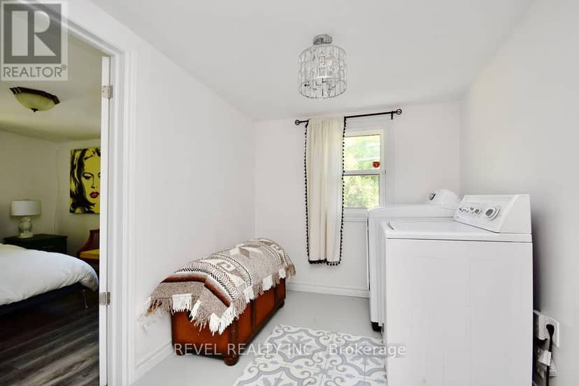 39 Domar Road — photo 15 of 32
