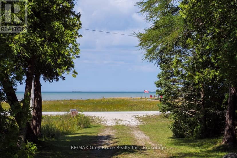 281 Shoreline Avenue — photo 4 of 40