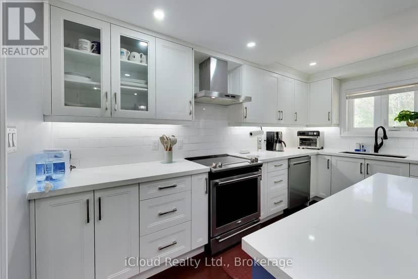 16175 Jane Street — photo 13 of 40