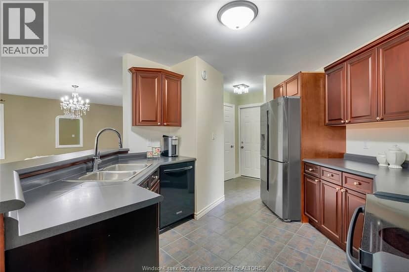 1334 Lakeview — photo 9 of 38