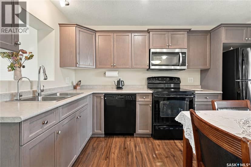 927 Glenview COVE — photo 12 of 40