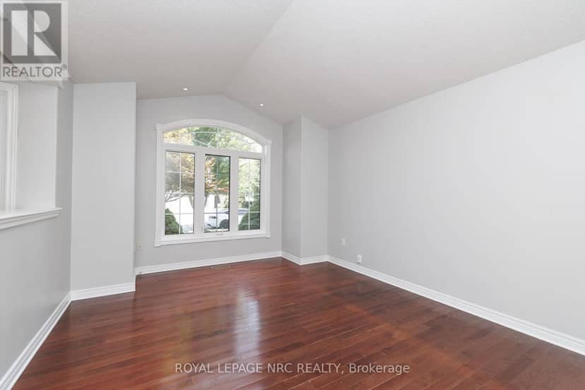 8532 Heikoop Crescent — photo 16 of 40