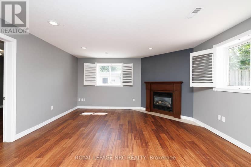 8532 Heikoop Crescent — photo 35 of 40