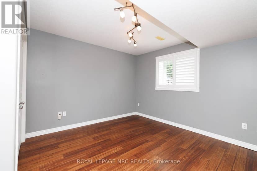 8532 Heikoop Crescent — photo 37 of 40
