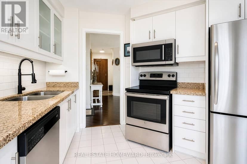 1610 - 2285 Lake Shore Boulevard W — photo 5 of 12