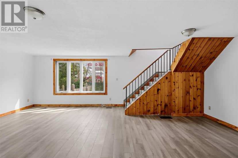 209 Wellington ST W, Sault Ste. Marie, photo 6