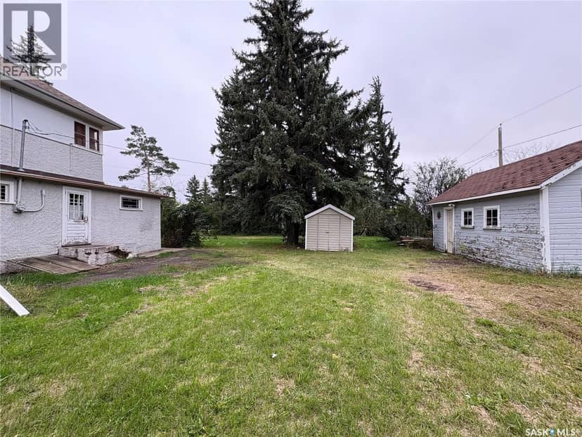 232 Burton STREET — photo 3 of 40
