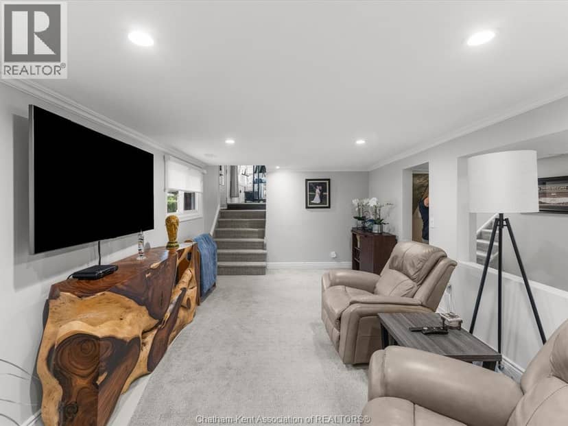 4113 Roseland DRIVE East — photo 23 of 40