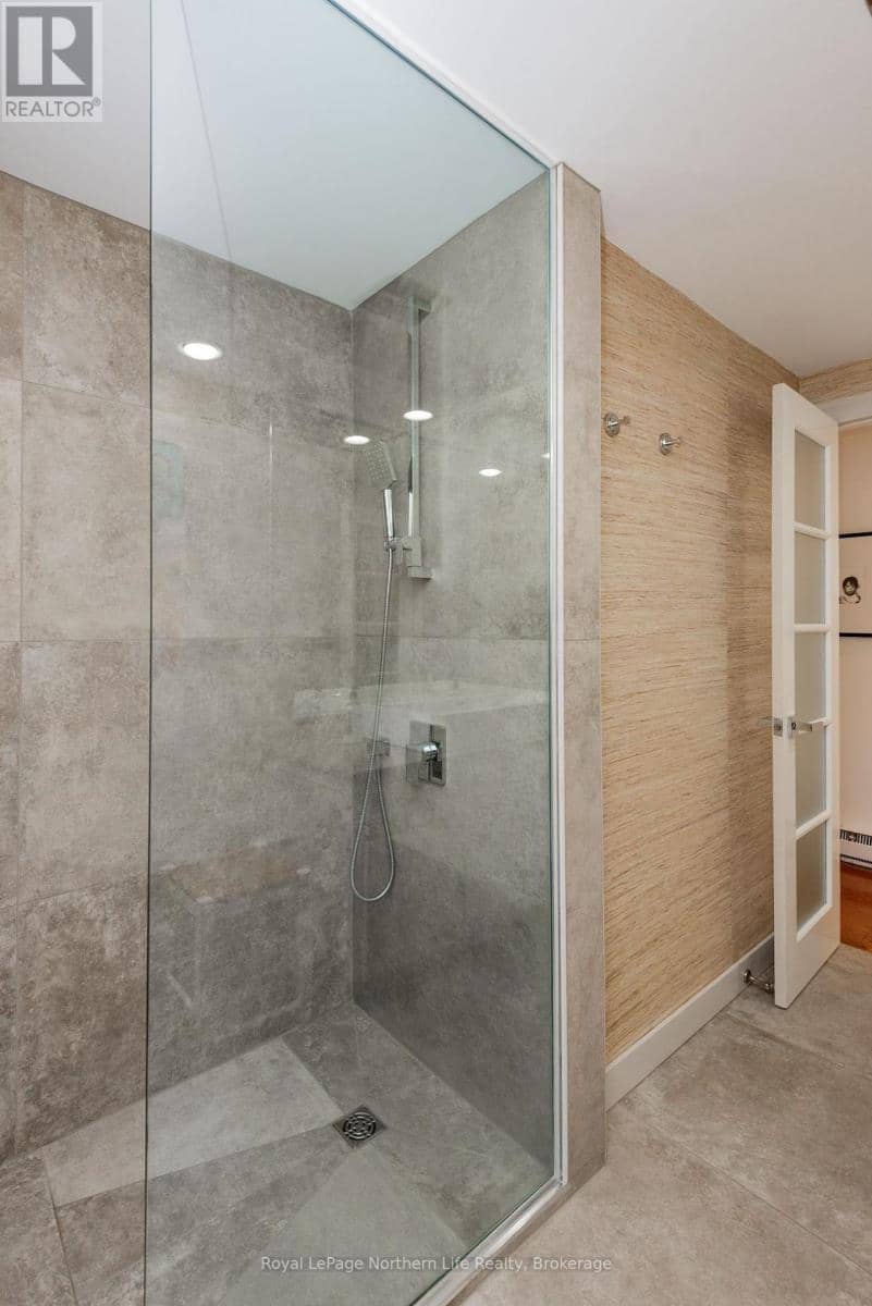 13 Shore Acres Boulevard — photo 29 of 40
