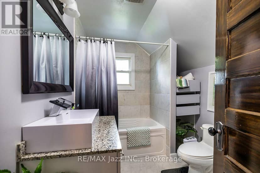 180 Olive Avenue — photo 11 of 20