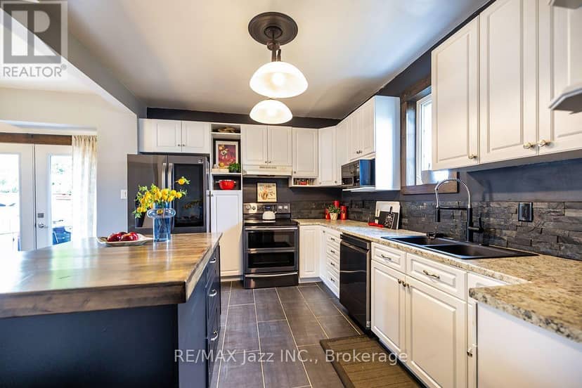 180 Olive Avenue — photo 6 of 20