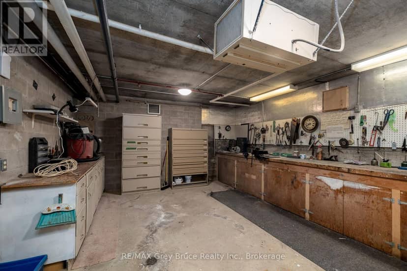 401 - 860 9 Street E — photo 22 of 31