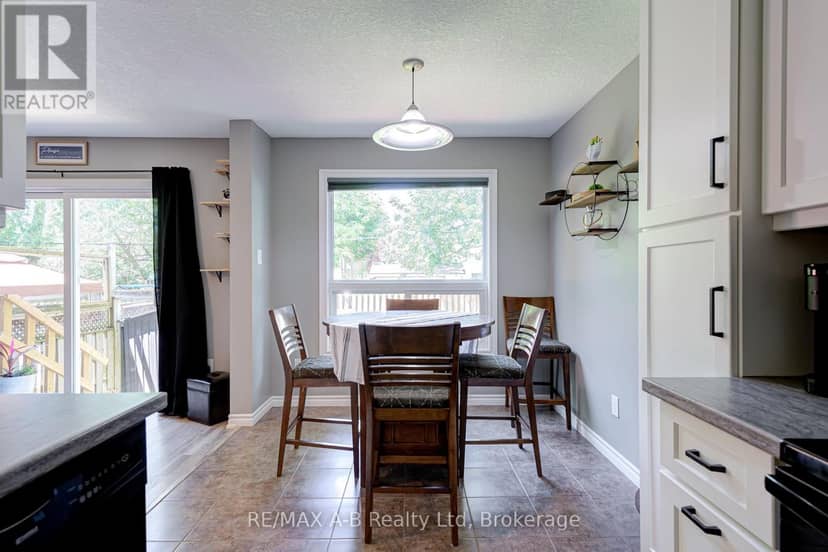 280 Railway Avenue — photo 18 of 40